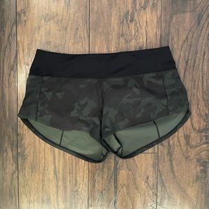Luluemon size 4 camo speed up shorts